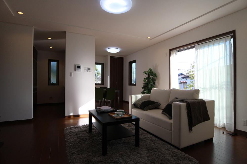 Living.  [Indoor shooting]  1 Building 46,800,000 yen It will be about 17.5 quires of LDK. LD partial gas hot water type with under-floor heating