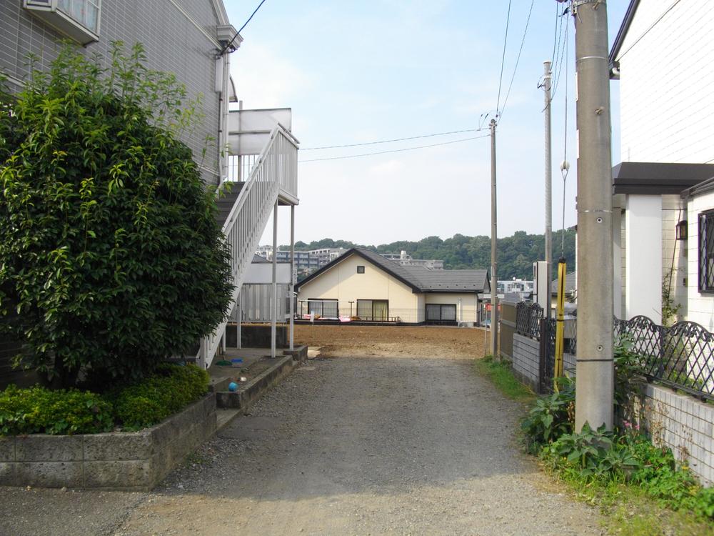 Local photos, including front road. Local (09 May 2013) Shooting