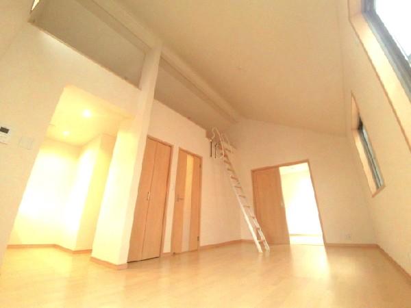 Living. There is also a loft in the stairwell