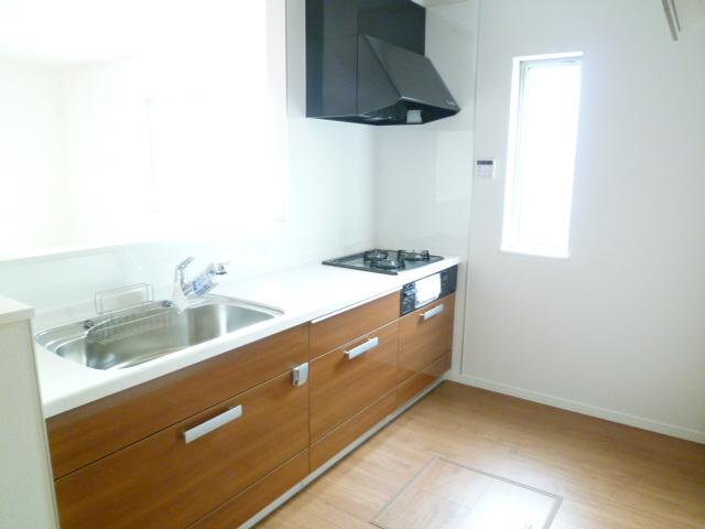 Kitchen. Indoor (12 May 2013) Shooting