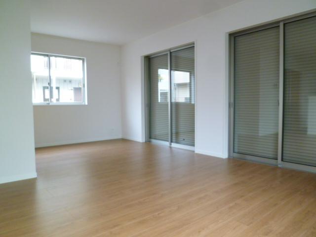 Living. Indoor (12 May 2013) Shooting