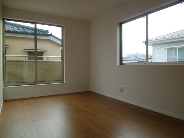 Non-living room. Indoor (12 May 2013) Shooting