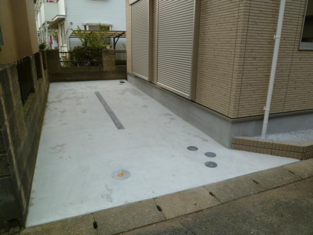 Parking lot. Local (12 May 2013) Shooting