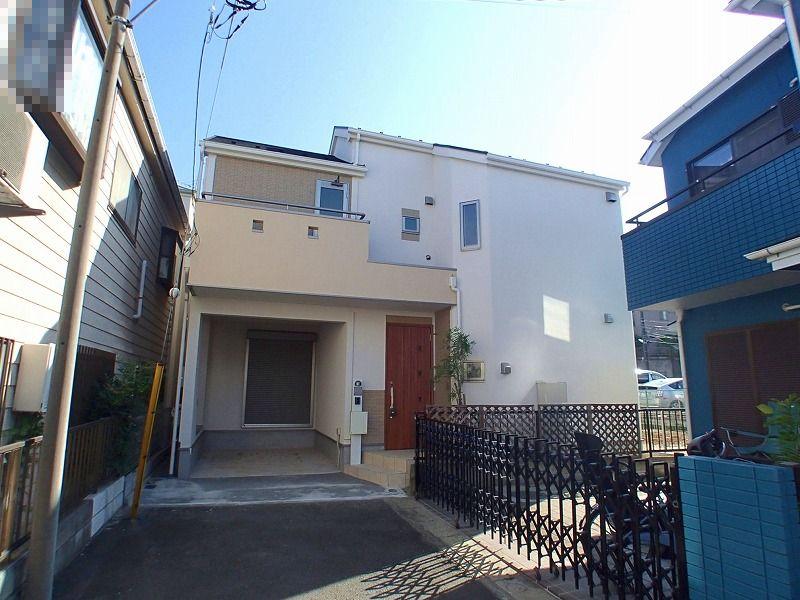 Local appearance photo. 5 Building