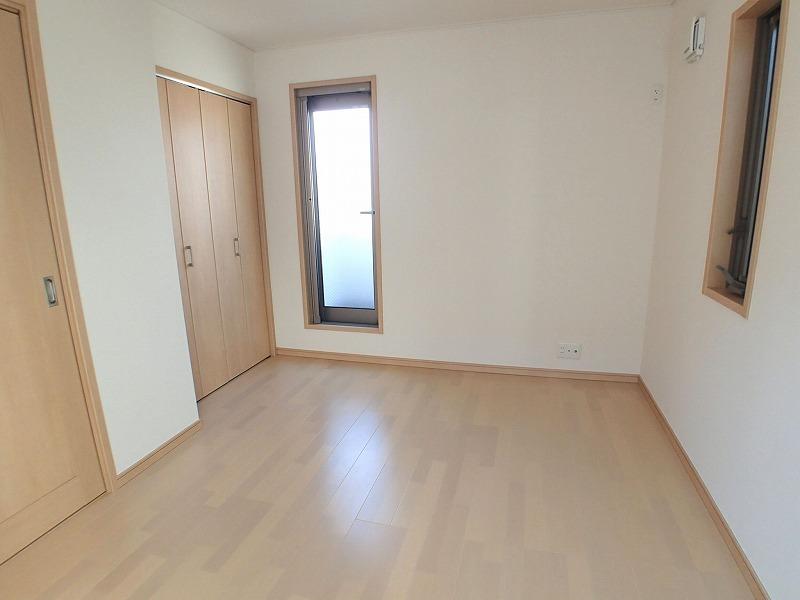 Same specifications photos (Other introspection). Same specifications