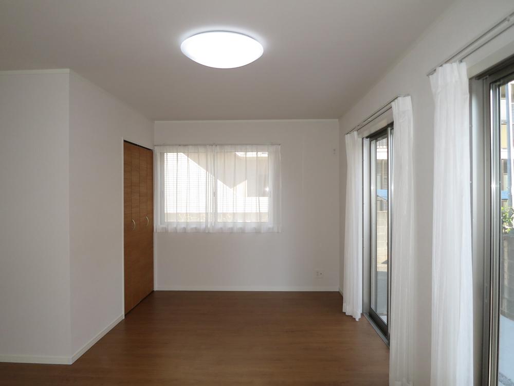 Living. Local (12 May 2013) Shooting