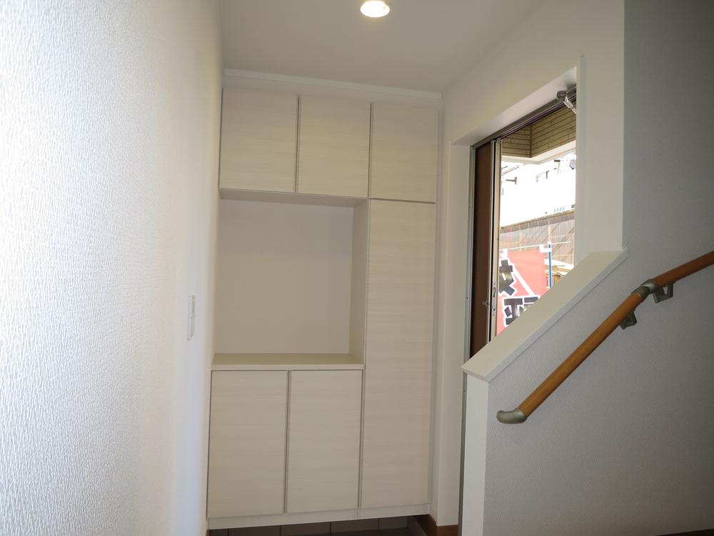 Entrance. Local (12 May 2013) Shooting