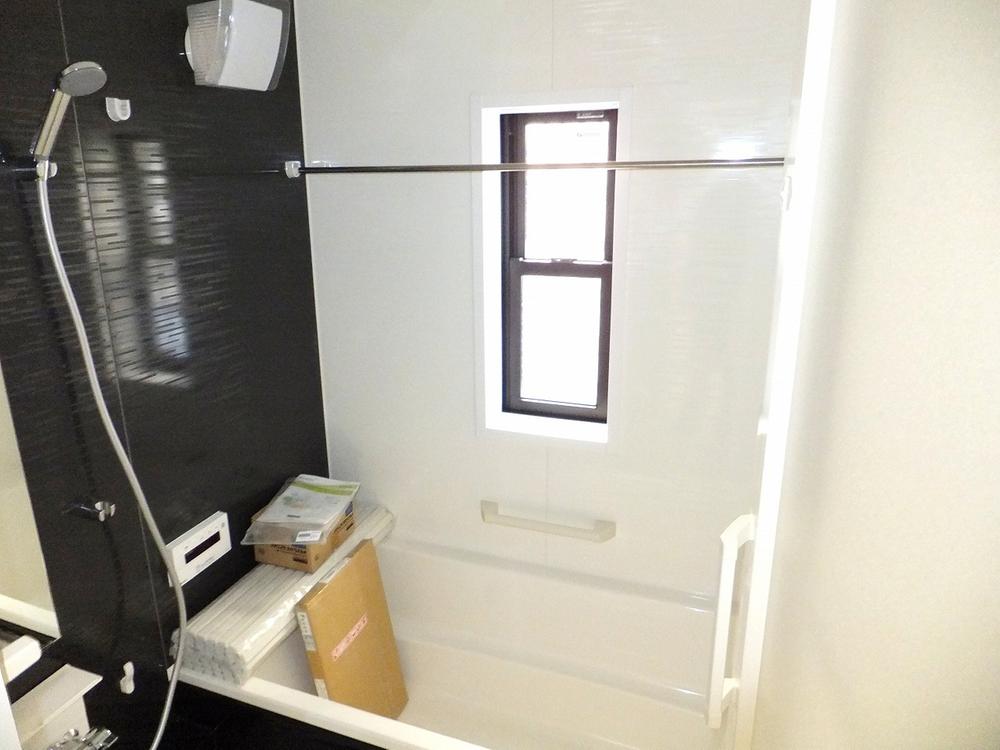 Bathroom. heating ・ Cool breeze ・ ventilation ・ It is with dryer.