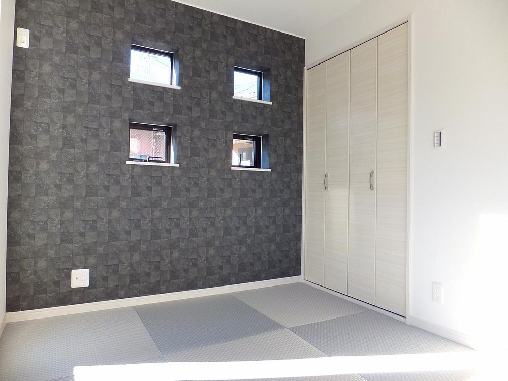 Non-living room. Tatami corner is a healing space.