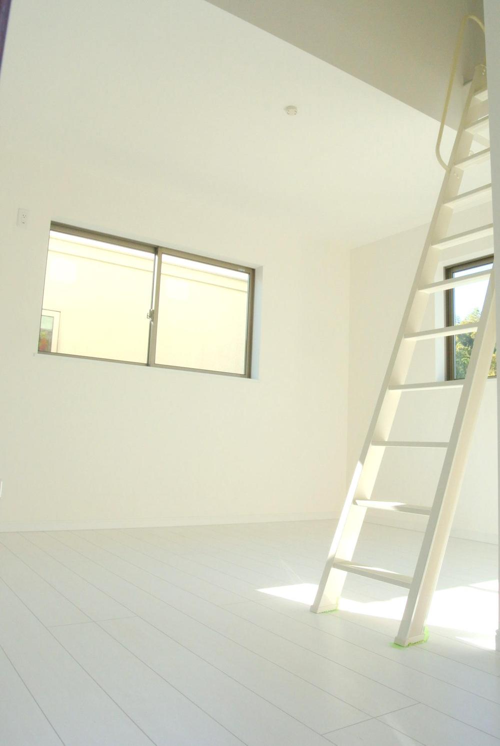 Same specifications photos (Other introspection). Western-style with a loft