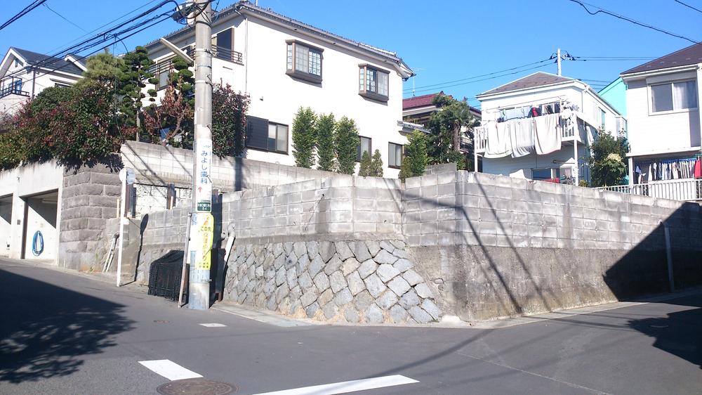 Local photos, including front road. Local (12 May 2013) Shooting