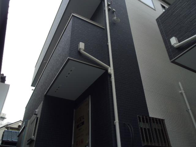 Local appearance photo. Local (12 May 2013) Shooting