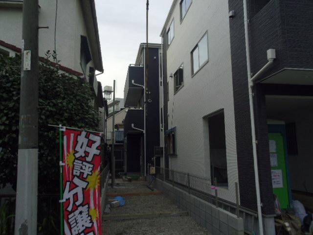 Local appearance photo. Local (12 May 2013) Shooting