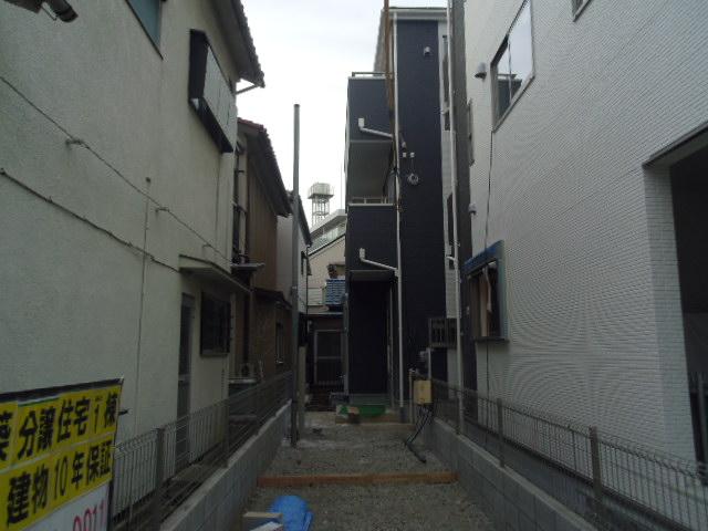 Local appearance photo. Local (12 May 2013) Shooting