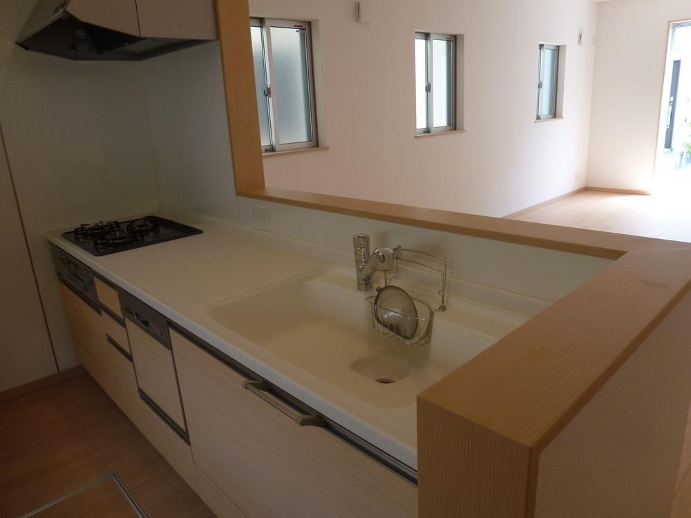 Same specifications photo (kitchen). Indoor (10 May 2013) Shooting