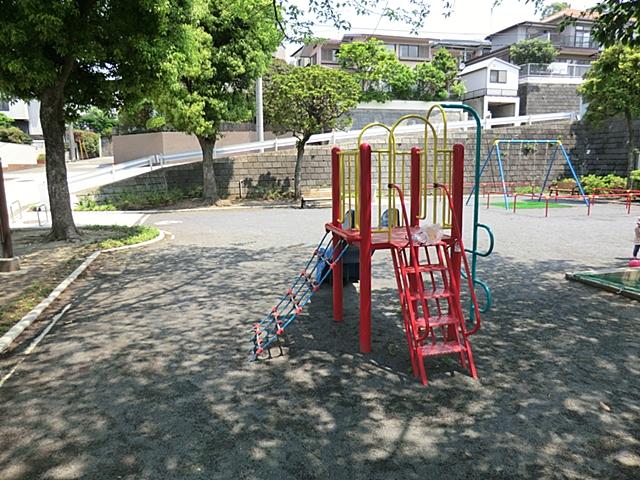 park. 1200m until Takadaji Yato park