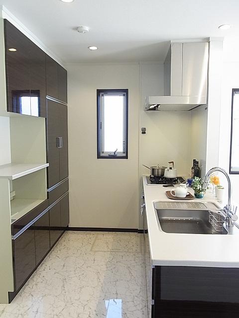 Kitchen. 8 Building room (November 2013) Shooting