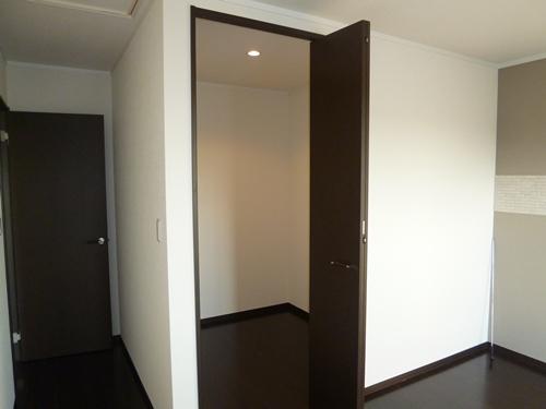 Receipt. Walk-in closet