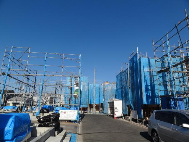 Local photos, including front road. Local (12 May 2013) Shooting