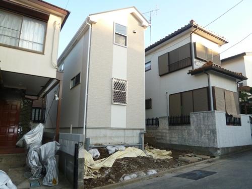 Local photos, including front road. Local (11 May 2013) Shooting