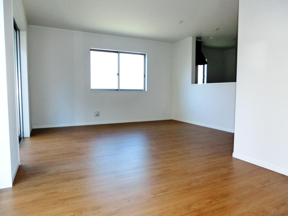 Living. Living (Pledge 17.75)