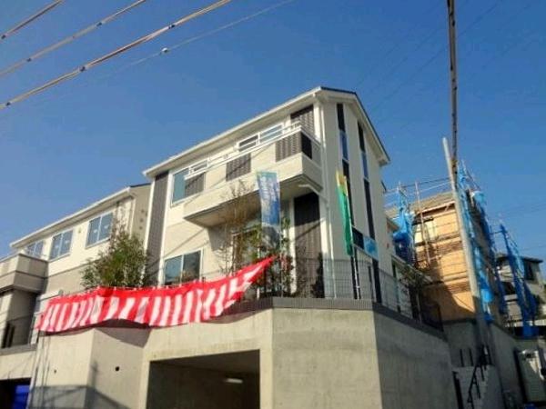 Local appearance photo. Solar panels installed