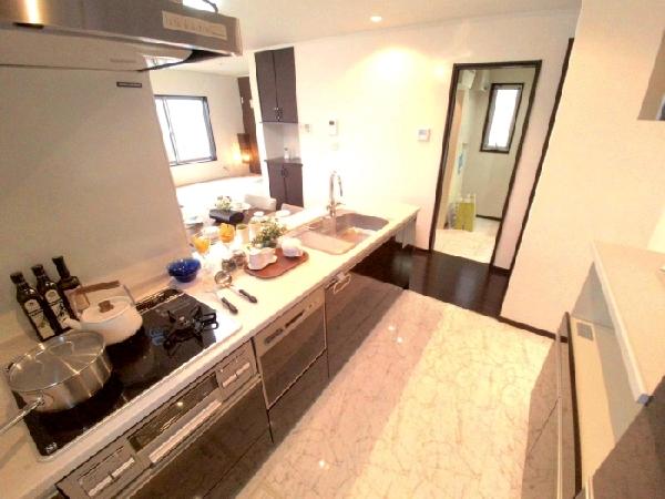 Kitchen. Underfloor Storage There