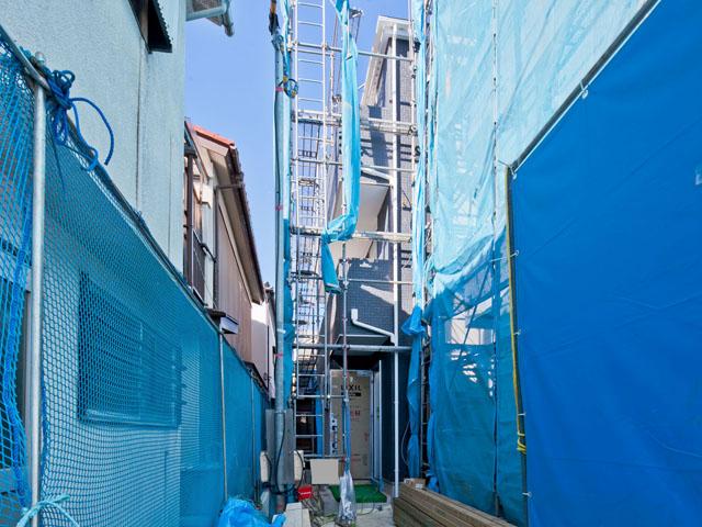 Local appearance photo. Local (11 May 2013) Shooting