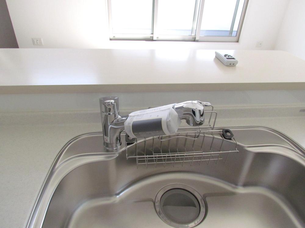 Power generation ・ Hot water equipment. Compact water purifier in the all-in-one water purification plug