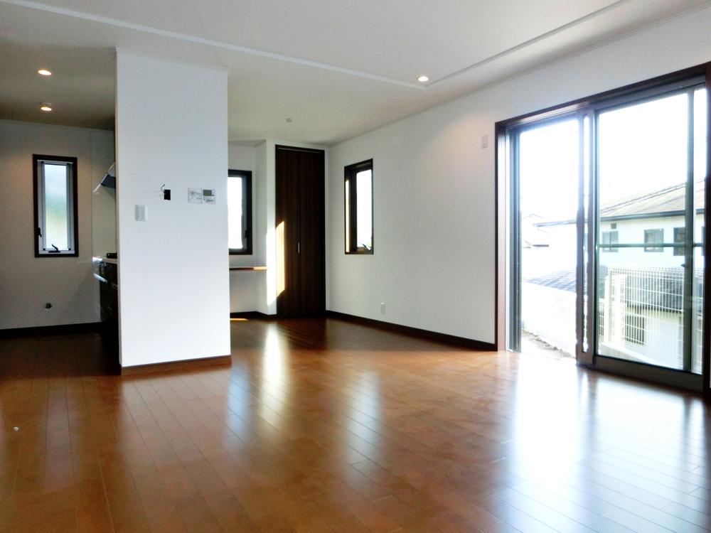 Living. Living (17.5 Pledge)