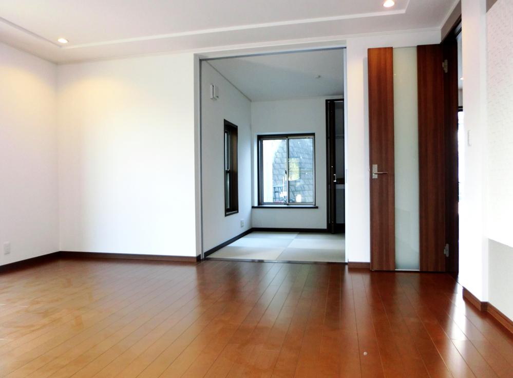 Non-living room. (1 Building)