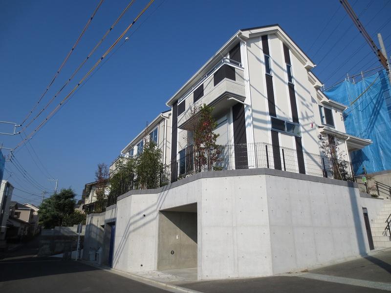 Local appearance photo. Local (10 May 2013) Shooting