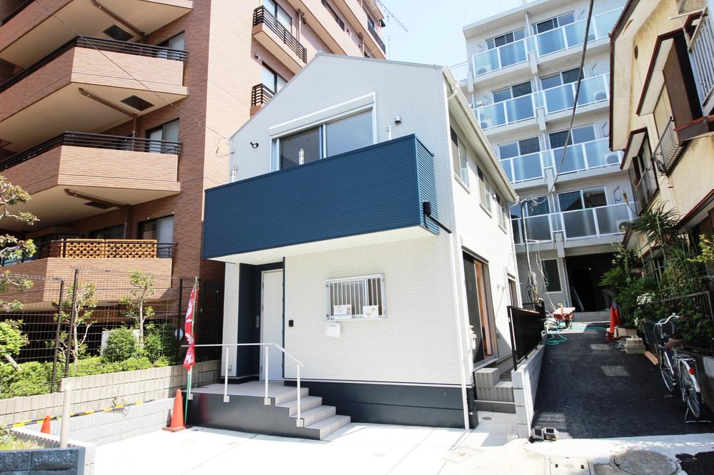 Local appearance photo