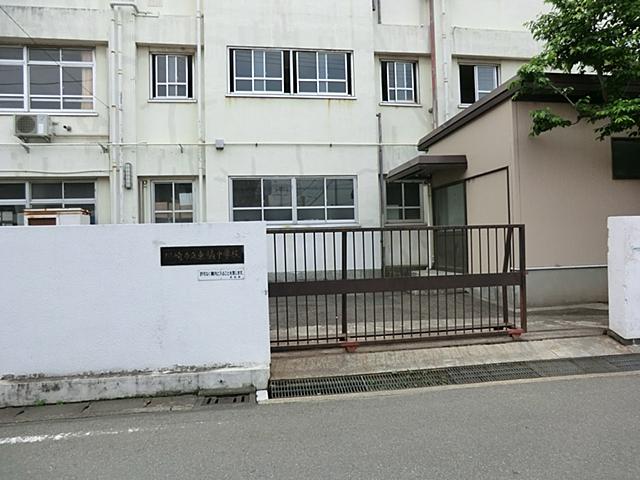 Junior high school. 760m to the Kawasaki Municipal Higashitachibana junior high school