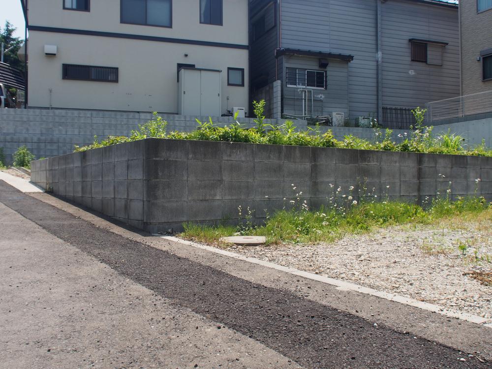 Local photos, including front road. Local (May 2013) Shooting