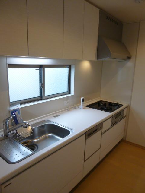 Kitchen. Dish washing dryer, Water purifier visceral faucet, Soft closing function as standard!