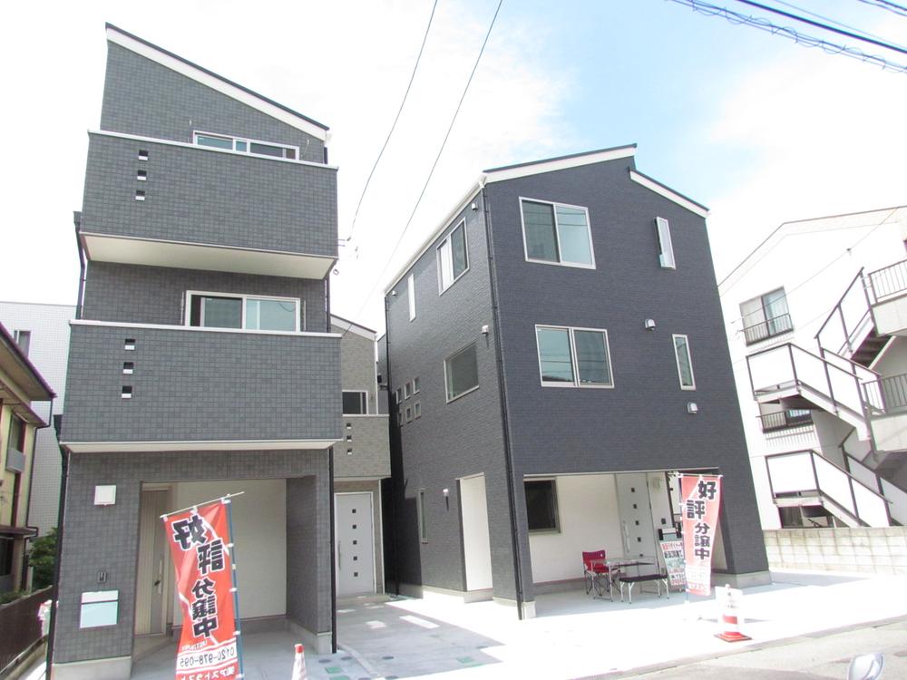 Local appearance photo. Are many windows in a calm design