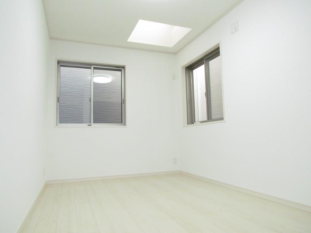 Cooling and heating ・ Air conditioning. Akaritori with the top light