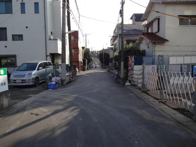 Local photos, including front road. A quiet residential area