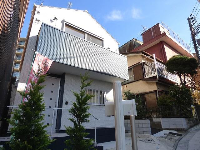 Local appearance photo. Indoor (12 May 2013) Shooting