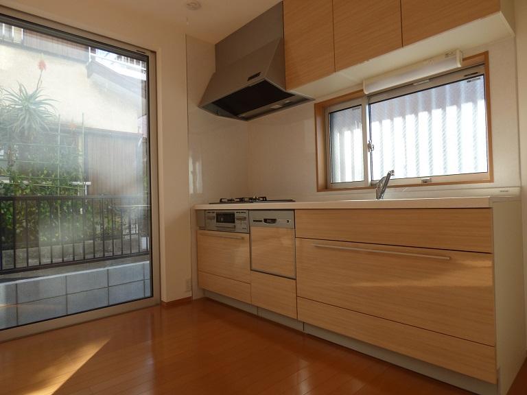 Kitchen. Indoor (12 May 2013) Shooting