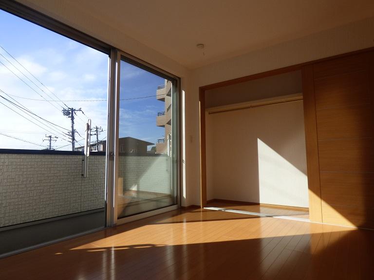 Non-living room. Indoor (12 May 2013) Shooting