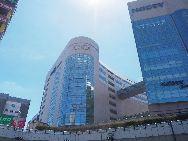 Shopping centre. Marui up to 1800m