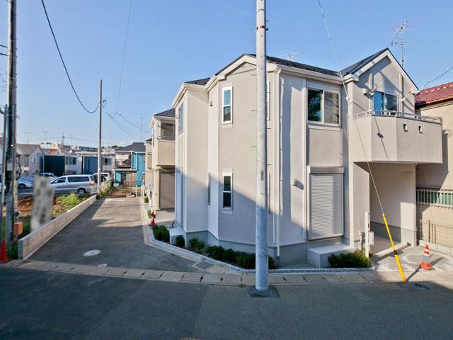 Local photos, including front road. Local (August 2013) Shooting