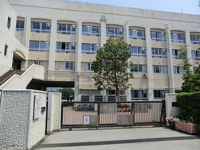 Junior high school. 560m to the west Takatsu Junior High School