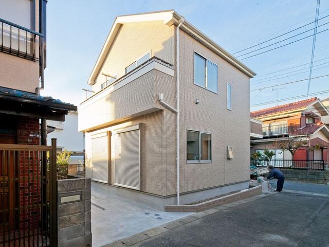 Local appearance photo. Local (11 May 2013) Shooting