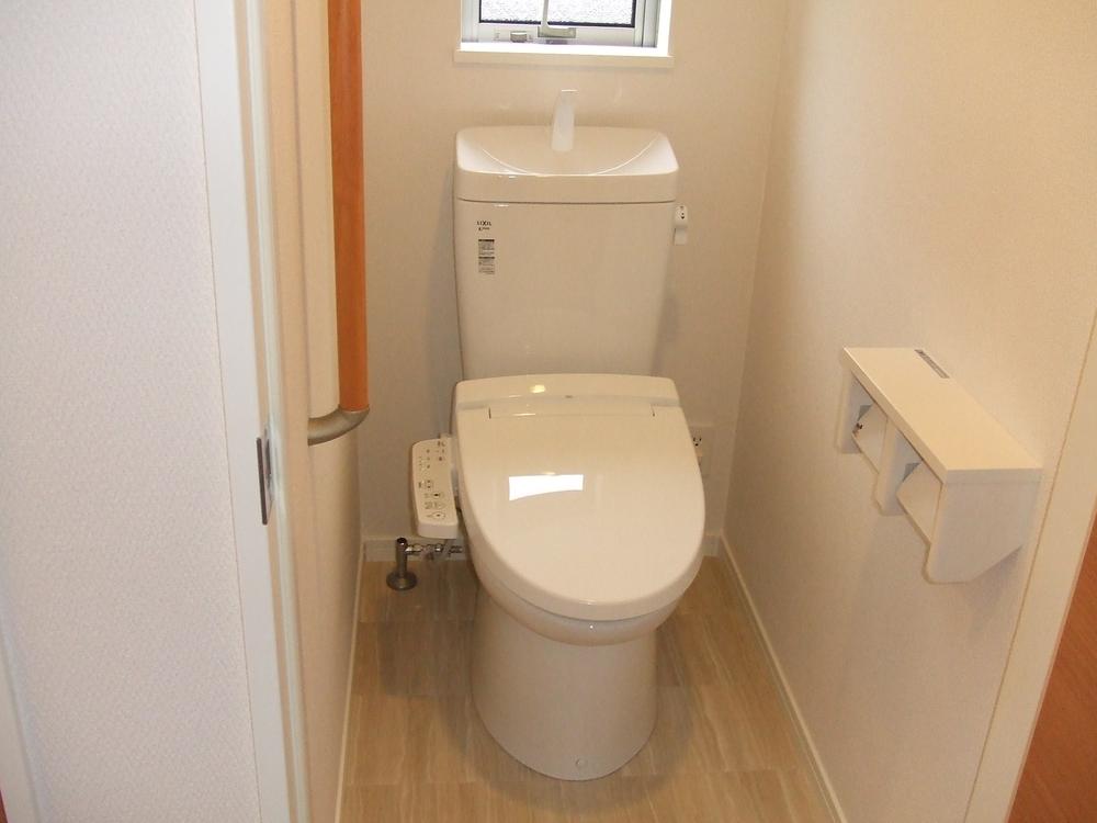 Toilet. Indoor (12 May 2013) Shooting