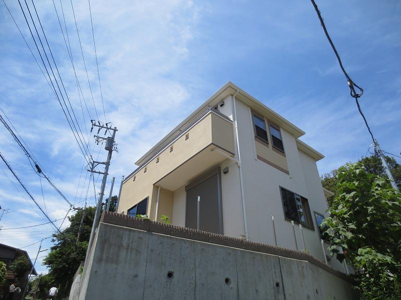 Local appearance photo. 1 Building a sense of open charm