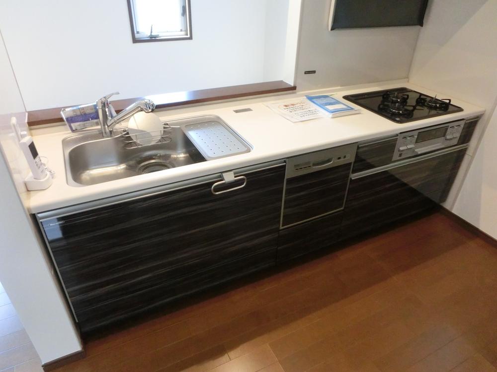 Kitchen. Indoor (10 May 2013) Shooting