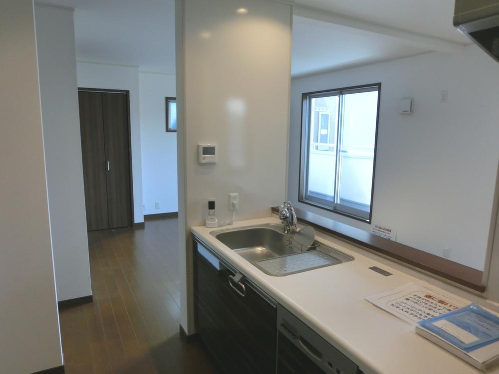 Kitchen. Indoor (10 May 2013) Shooting